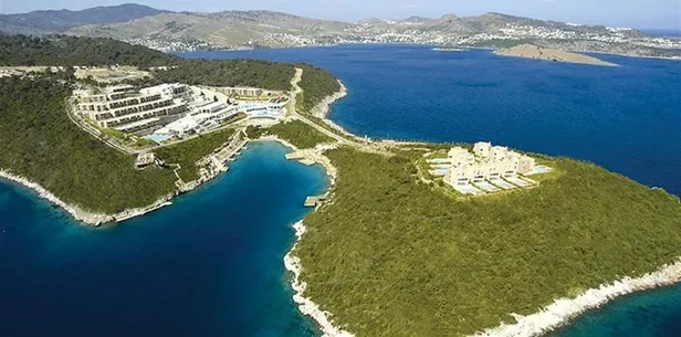 bodrumda-75-bin-tllik-kriz-cikti-rus-guzelle-turk-sosyetik-birbirine-girdi-1657738140073.jpeg Bodrum'da 75 bin TL'lik kriz çıktı! Rus güzelle, Türk sosyete birbirine girdi-2