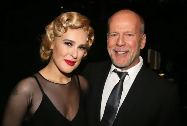Bruce Willis hastalığı nedeniyle ne var ne yok elden çıkarttı! Mülkleri zararına satan Bruce Willis'e en büyük destek bakın kimden!-5