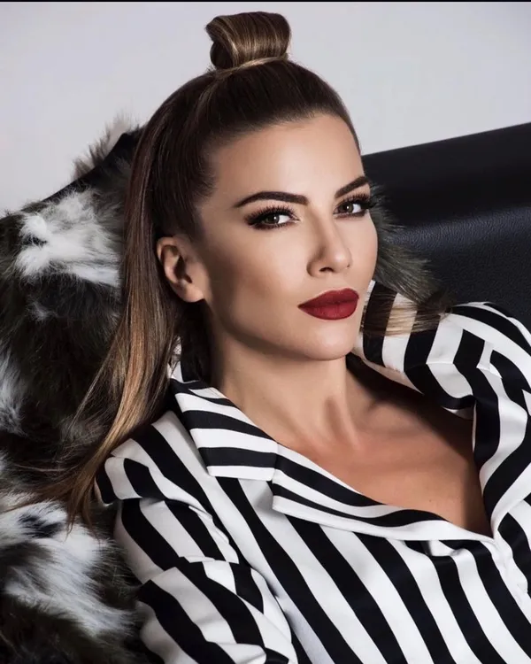 evlilik-hazirligi-yapiyordu-ivana-sert-geceyi-hastanede-gecirdi-uzen-haber-geldi-1636474267596.jpg Evlilik hazırlığı yapıyordu! Ivana Sert geceyi hastanede geçirdi! Üzen haber geldi-2