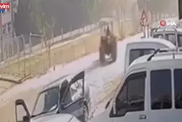 Ankara'da traktörün çaya uçma anı kamerada