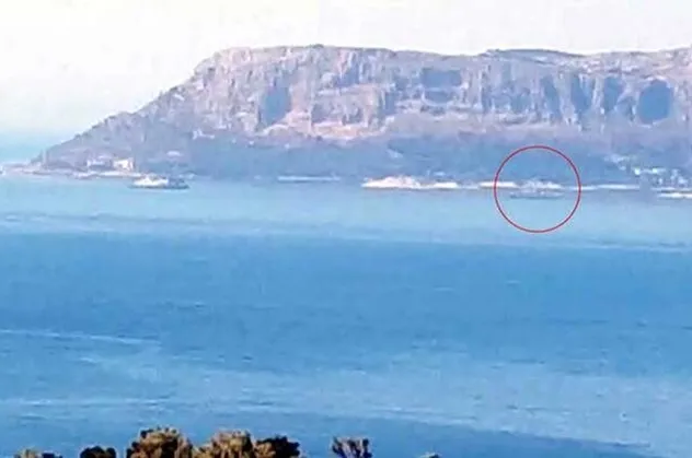 Son dakika: Akdeniz'de sıcak görüntü: Türk hücumbotu Kaş'a, Yunan hücumbotu Meis Adası'na yanaştı