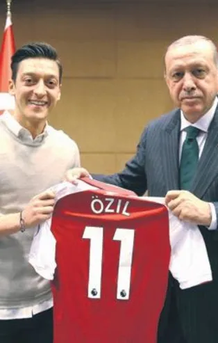 Mesut Özil: Bana ırkçılık yaptılar