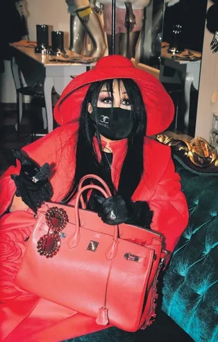 Bülent Ersoy ve ye kürküm ye!