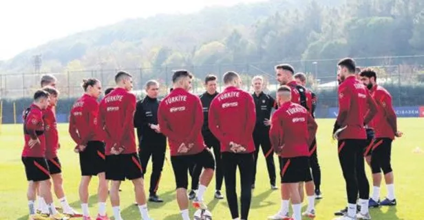 Burak Yılmaz'dan Karadağ maçı öncesi önemli uyarı! Akıllar sahada olsun