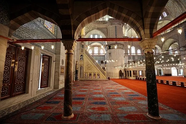 5-yil-suren-restorasyon-tamamlandi-sultanahmet-camii-ibadete-aciiiyor-1682062284953.jpg