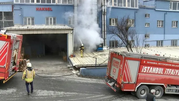 İstanbul Arnavutköy'de mobilya fabrikasında korkutan yangın!-2