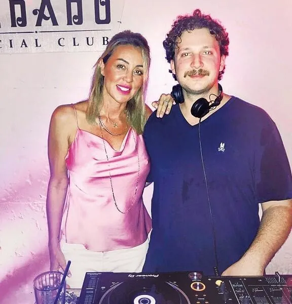 Mehmet Ali Erbil'in kızı Yasmin Erbil'in sevgilisi bakın kim çıktı! Babası hastayken o sosyetenin ünlü ismiyle...-4