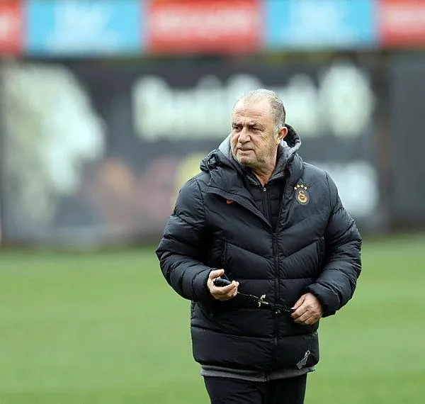 galatasarayda-peter-etebodan-kotu-haber-antrenmani-yarida-birakti-1608561857320.jpeg Galatasaray'da Peter Etebo'dan kötü haber! Antrenmanı yarıda bıraktı...-2