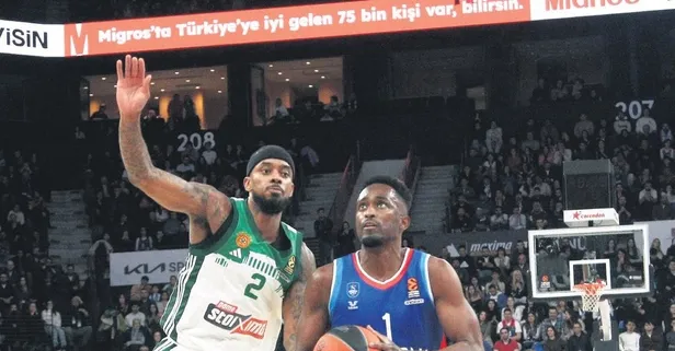 Anadolu Efes Pana’yı dağıttı