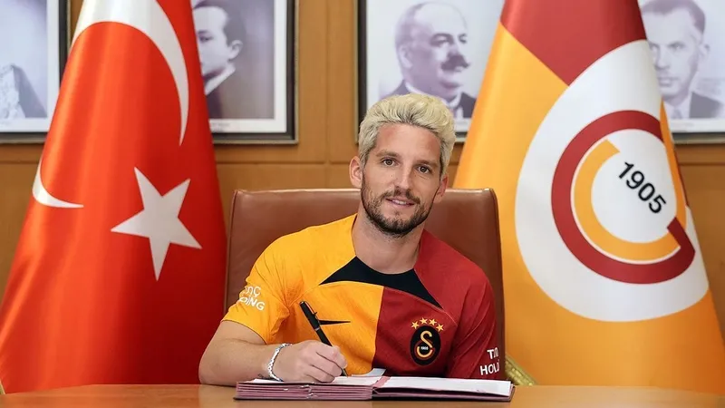 galatasaray-belcikali-yildiz-dries-mertens-icin-dugmeye-basti-1710120192850.jpeg Galatasaray Belçikalı yıldız Dries Mertens için düğmeye bastı! Takımdan sezon sonu ayrılacak derken...-5