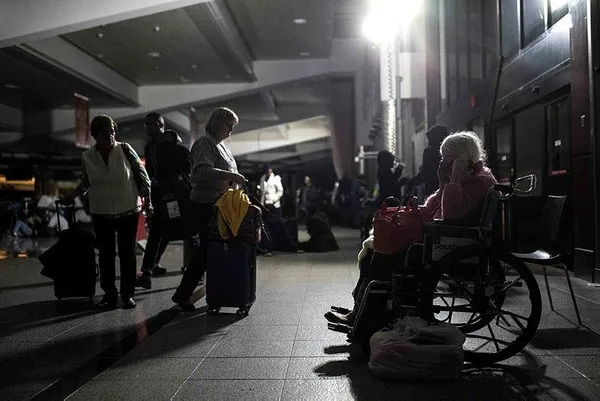Atlanta Havalimanı'ndaki elektrik kesintisi ABD'yi felç etti-1