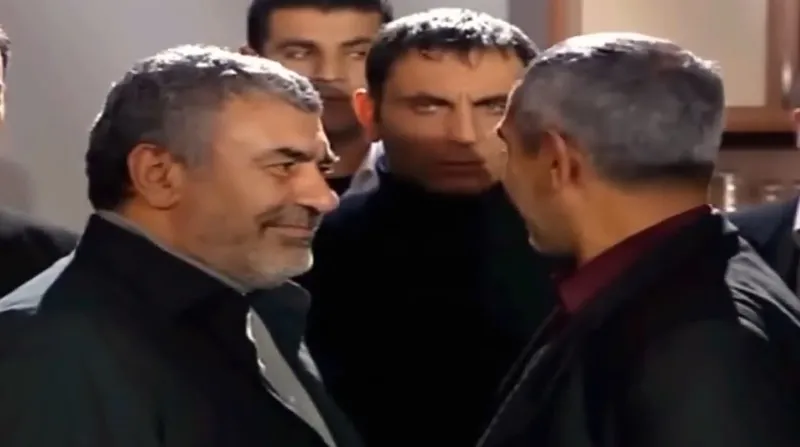 kurtlar-vadisi-ve-edhonun-iki-baba-ismi-geri-donuyor-oyle-bir-karakterle-geliyorlar-ki-1717581406472.jpg Kurtlar Vadisi ve EDHO'nun iki baba ismi geri dönüyor! Öyle bir karakterle geliyorlar ki...-2