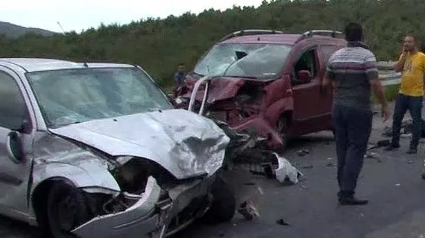 Son dakika: Kuzey Marmara Otoyolu'nda korkunç kaza! Ortalık savaş alanına döndü-1