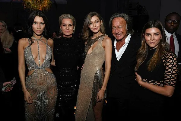 "Gigi'nin ismi Nur, Bella'nın ismi de Hayriye..." Baba Mohamed Hadid Sultanahmet Camii'nde-4