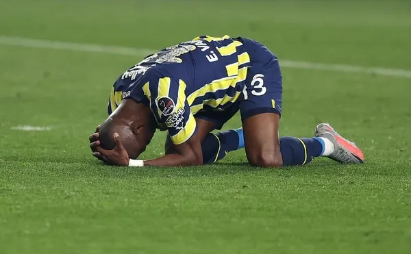 fenerbahcenin-kadikoy-kabusu-kupaya-hasret-kalan-kanarya-kalesini-de-kaybetti-1682545718909.jpeg Fenerbahçe'nin Kadıköy kabusu: Kupaya hasret kalan kanarya kalesini de kaybetti!-7