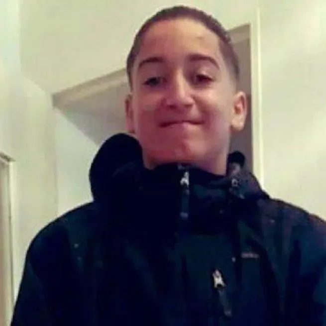 Fransa yangın yeri! Polis kurşunuyla ölen Müslüman genç Nahelin ailesinden sükunet çağrısı: Katil polise bağış rezaleti