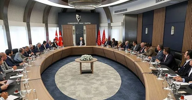 Kemal Kılıçdaroğlu ilçe başkanlarını fırçaladı: Kendi bastığımız kitapçıkları bile okumuyorsunuz