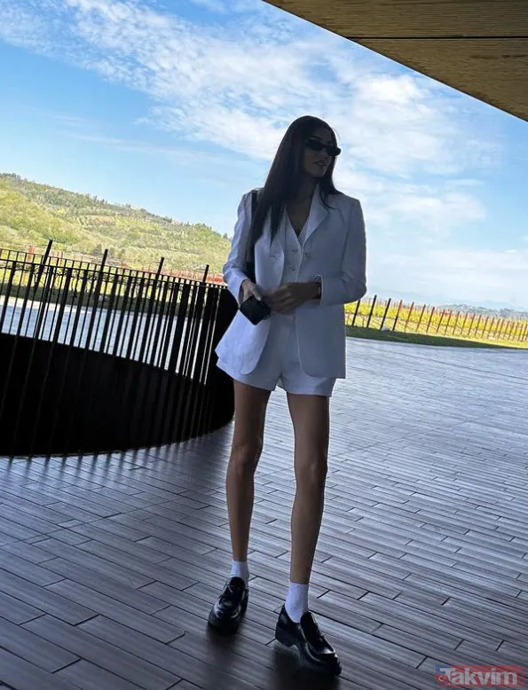 Hande Erçel ile Hakan Sabancı İtalya'da ifşa oldu! Aşklarını romantik paylaşımla ilan etmişlerdi gizli çekilen görüntü olay: "Evlenirler" - 41