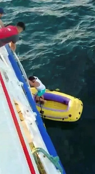Şişme oyuncak botla Marmara'nın ortasında 5 saat-5