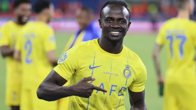 fenerbahcede-taraftari-ikiye-bolen-imza-resmi-aciklama-bekleniyor-1718117759760.jpeg Fenerbahçe'de taraftarı ikiye bölen imza! Resmi açıklama bekleniyor-3