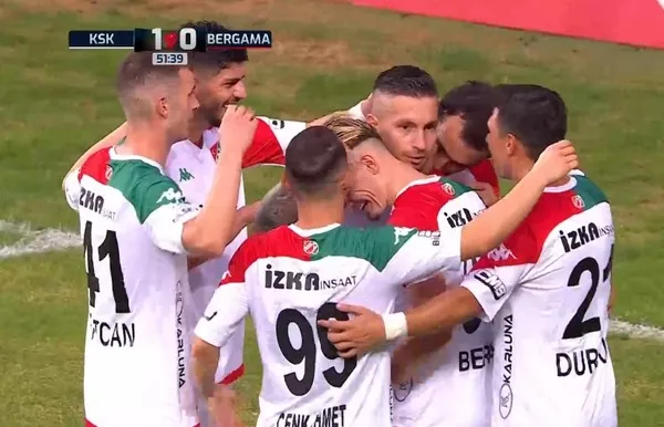 karsiyaka-bergama-sportif-faaliyetler-mac-sonu-ozet-1695832619404.jpeg Bergama Belediyespor'u evinde 2-0 mağlup eden Karşıyaka turladı-4