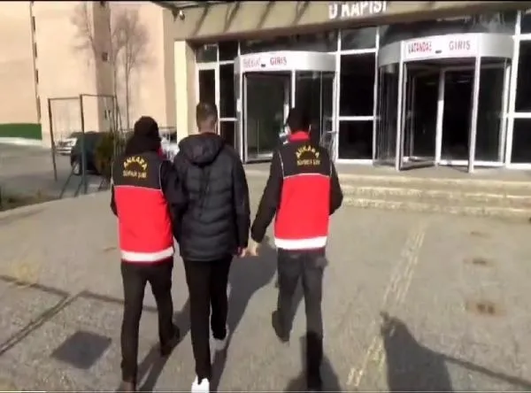 Süper Kupa finalinin ertelenmesi sonrası provokasyon peşinde koşanlara soruşturma! Azad Yılmaz gözaltına alındı-5