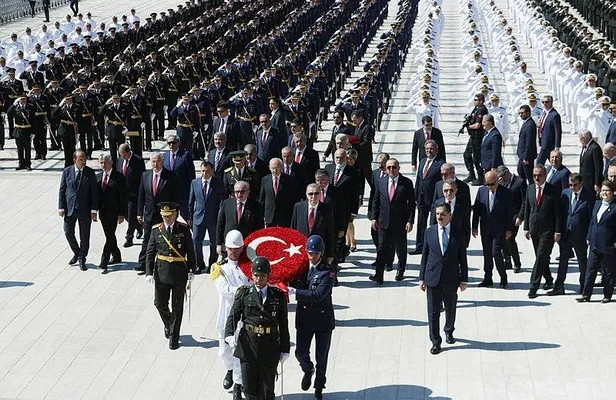 Başkan Erdoğan Anıtkabir Özel Defteri'ni imzaladı! 30 Ağustos Zafer Bayramı'nda bir ilk: Devlet Mezarlığı'na ziyaret-4