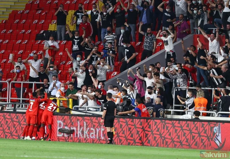 Ziraat Türkiye Kupası kazanan Beşiktaş kupayı kaldırdı! İşte kutlamalardan kareler...