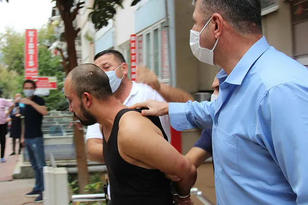 1602159848544.jpg Eli bıçaklı hırsız yaşlı kadını rehin aldı! Kocaeli'de hareketli dakikalar-5