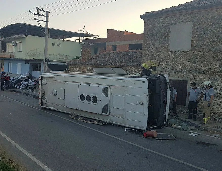 İzmir’de feci kaza! Ölü ve yaralılar var