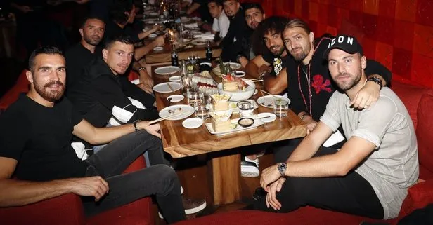 Fenerbahçe’ye koronavirüs şoku! Futbolcuların yemek yediği restoranda 23 pozitif vaka