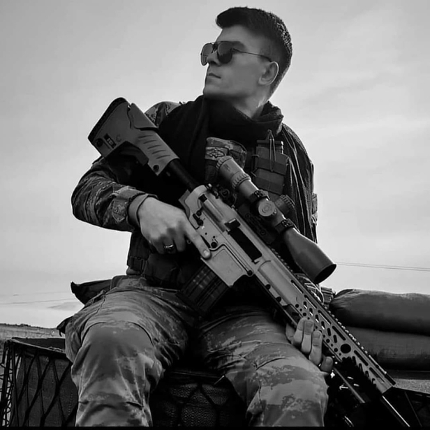 sehit-piyade-uzman-cavus-ucakci-memleketi-corumda-topraga-verildi-1662823510713.jpg Şehit Piyade Uzman Çavuş Uçakçı memleketi Çorum'da toprağa verildi-4