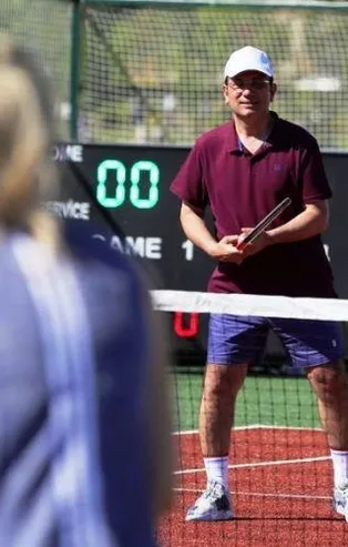 "Tüm gençlerin hizmetinde olacak" denilen tenis kortu İmamoğlu ailesinin özel maçı sonrası söküldü