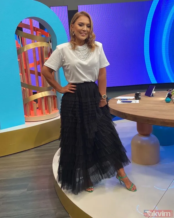 11 kilo veren Demet Akalın pembe bikinisiyle peş peşe paylaştı! Tatil pozları olay oldu! “Göbek deliği nerede?” - 10