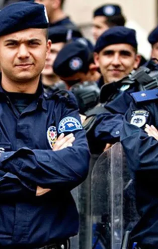 Nasıl polis olunur? Polis olmak için şartlar neler? PMYO başvuruları nasıl ve nereden yapılıyor?