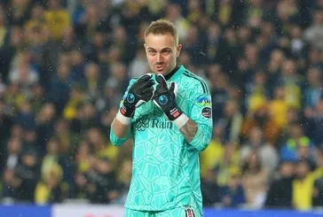 Mert Günok adım adım Fenerbahçe’ye!