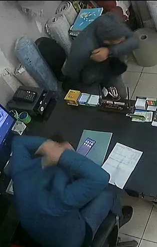 Zonguldak'ta Koronavirüs korkusu ortalığı karıştırdı! Müşteri mağazada hapşırınca...