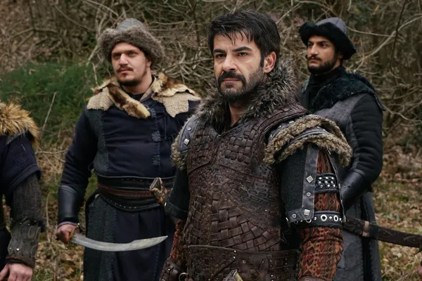 cerkutay-oluyor-mu-kurulus-osman-84-bolum-2-fragmani-yayinlandi-alplarim-ardimda-degildir-belli-ki-vezirin-eli-1646077773398.jpg Cerkutay ölüyor mu? Kuruluş Osman 84. bölüm 2. fragmanı yayınlandı: Alplarım ardımda değildir, belli ki vezirin elindeler!-6