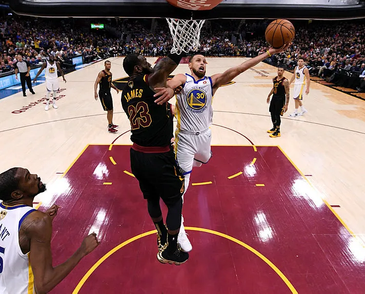 Golden State bir kez daha şampiyon