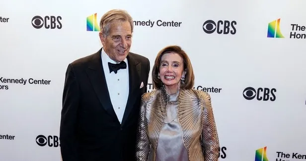 nancy-pelosinin-esi-paul-pelosi-kimdir-kac-yasinda-silahli-saldiriya-ugradi-paul-pelosi-oldu-mu-saglik-durumu-1666966106544.jpg Paul Pelosi öldü mü, sağlık durumu nasıl? Nancy Pelosi'nin eşi Paul Pelosi kimdir, kaç yaşında? Silahlı saldırıya uğradı!-3