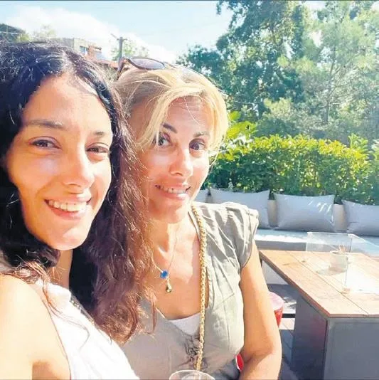 ipler-koptu-1696112767549.jpeg Serenay'ın annesi Cansu'nun babasıyla yakalanmıştı! “Yasak aşk” yaşayan Kenan Tosun’u ailesi sildi-3