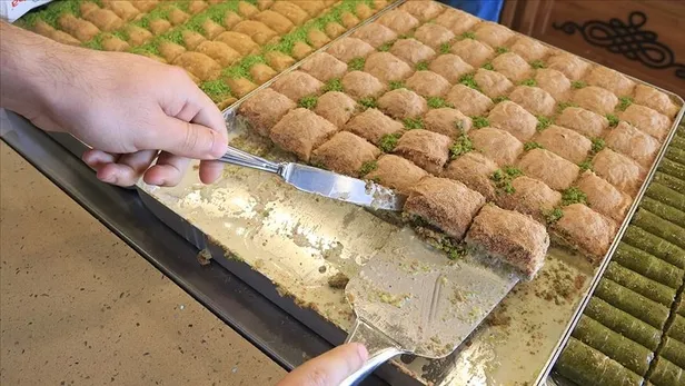 Soğuk baklava tarifi! Malzemeler ve püf noktası... Tadı damaklarda kalacak pratik hazırlanan ve lezzetli evde soğuk baklava nasıl yapılır?-2