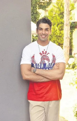 Akıncı dizisiyle hayranlarıyla buluşacak olan Şükrü Özyıldız'dan çocuklara anlamlı destek