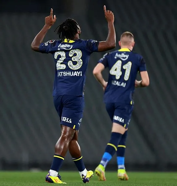 buldozer-fener-kanarya-istanbulsporu-5-golle-devirdi-liderligini-devam-ettirdi-1667176811656.jpeg Buldozer Fener! Kanarya, İstanbulspor’u 5 golle devirdi, liderliğini devam ettirdi-5