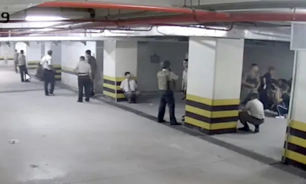 Görüntüleri ortaya çıktı! FETÖ'cü darbeciler rehineleri 'canlı kalkan' yapmışlar-2