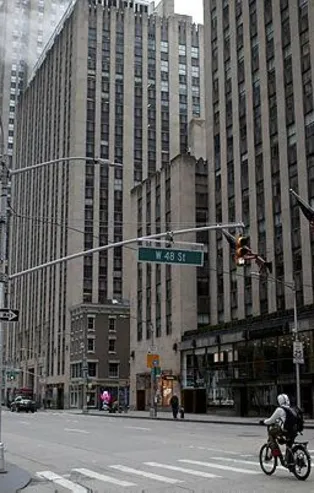 New York'ta koronavirüs krizi! Zorunlu hizmetler dışında tüm faaliyetler durduruldu