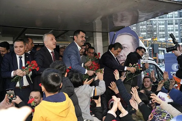 ak-parti-ibb-baskan-adayi-murat-kurum-1-nisani-isaret-etti-emekcilerimizi-ezdirmeyecegiz-1705517985216.jpeg Cumhur İttifakı'nın İBB Başkan adayı Murat Kurum 1 Nisan'ı işaret etti: Emekçilerimizi ezdirmeyeceğiz!-6