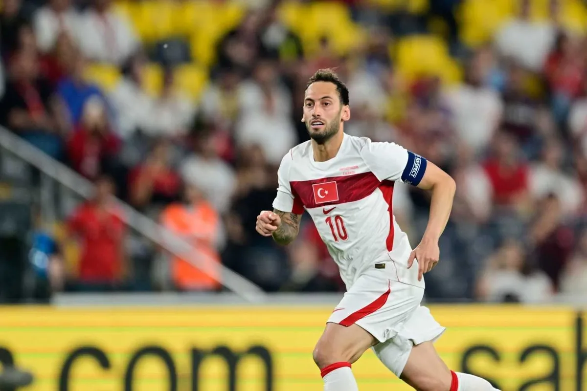 fenerbahceden-hakan-calhanoglu-hamlesi-gozler-o-tarihte-1786950127530.jpeg Fenerbahçe'den Hakan Çalhanoğlu hamlesi! Gözler o tarihte-2