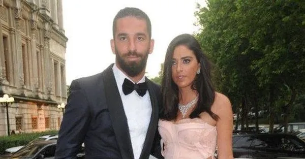 arda-turan-ile-aslihan-dogan-turan-ciftinden-kotu-haber-adinin-farah-aslihan-olmasini-istiyorum-demisti-1693169393359.jpeg