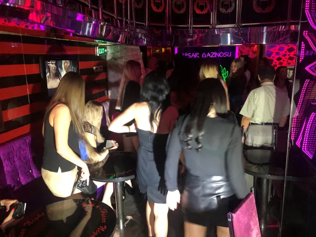 Bursa'da gece kulüplerine şok baskın! Böyle yakalandılar-7
